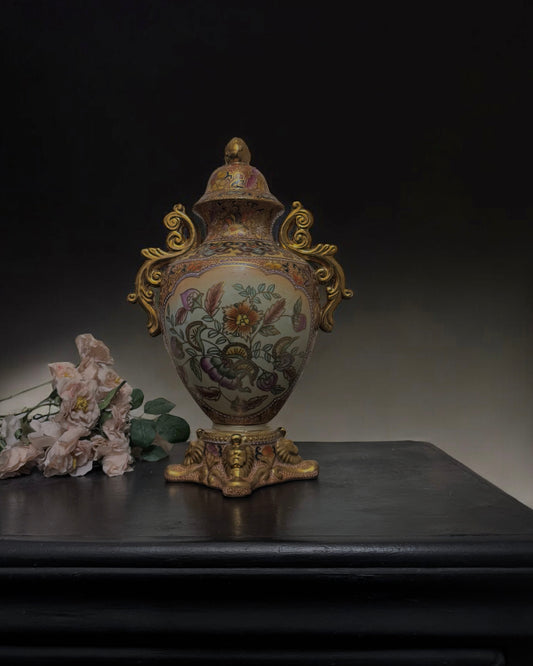 Vintage Chinese Urn