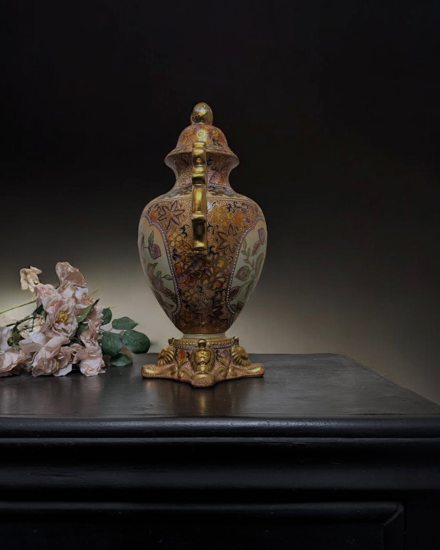 Vintage Chinese Urn