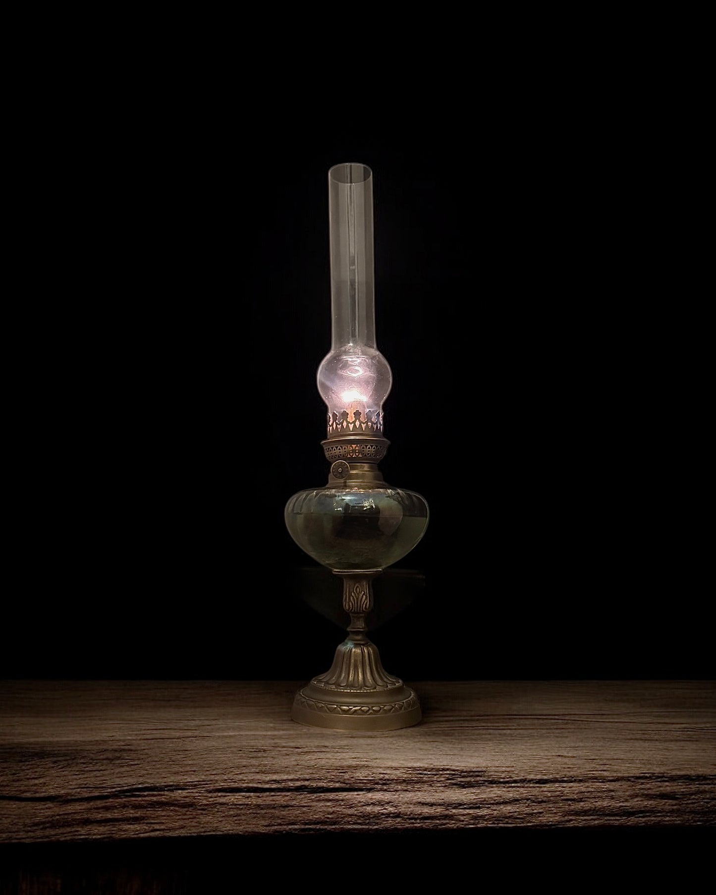 Early 20th Century British Kerosene Lamp