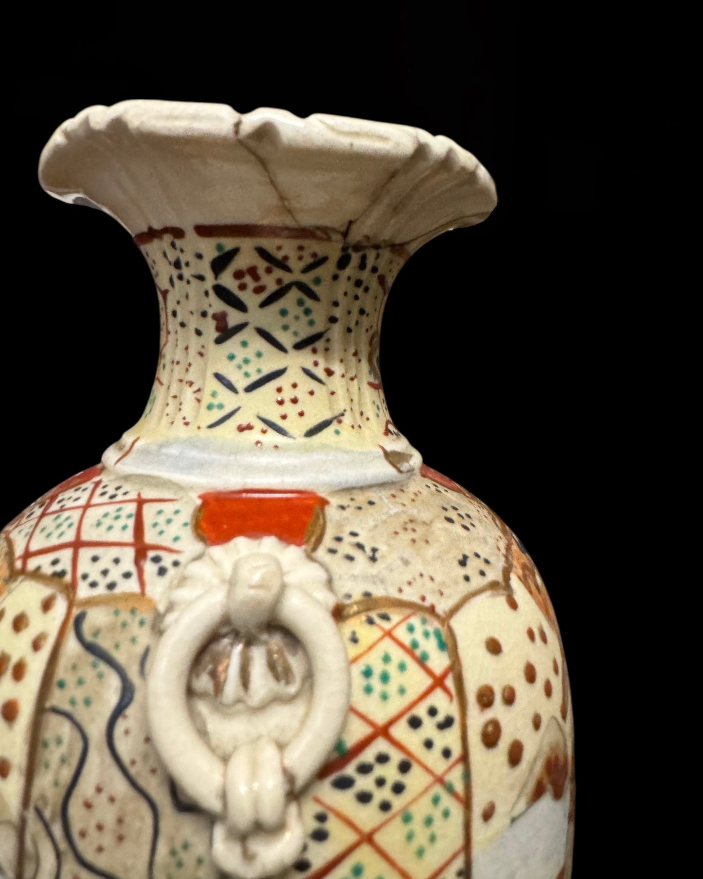 Signed Japanese Satsuma Vase - Meiji Period Late 19th Century (circa 1870-1890), Handmade/Hand-Painted