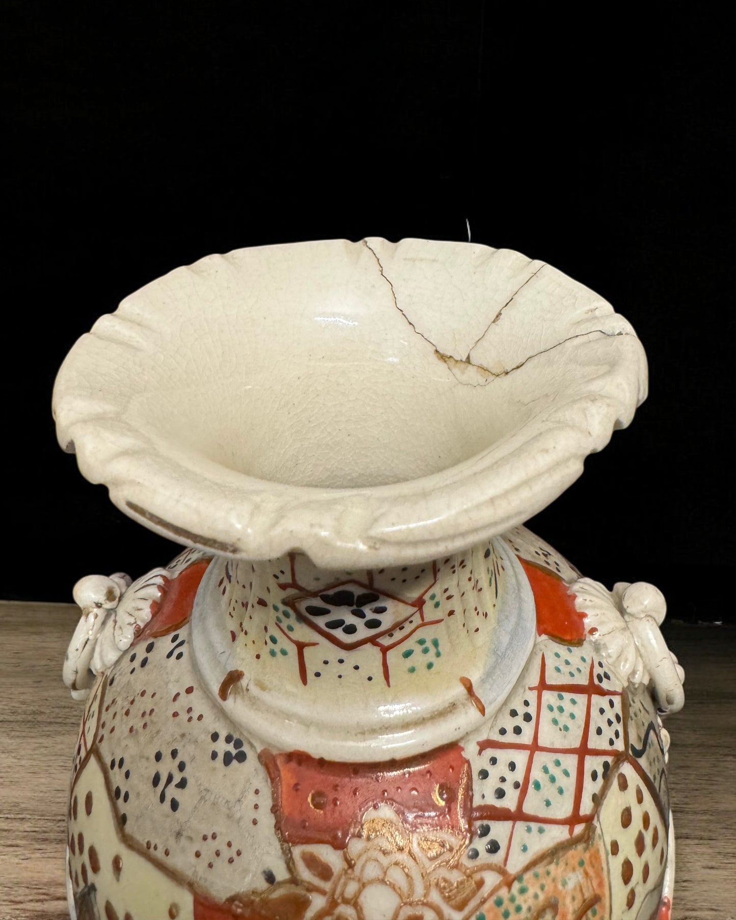 Signed Japanese Satsuma Vase - Meiji Period Late 19th Century (circa 1870-1890), Handmade/Hand-Painted