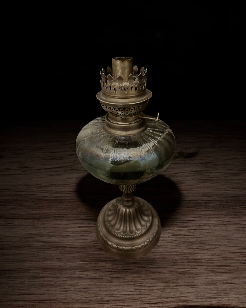 Early 20th Century British Kerosene Lamp