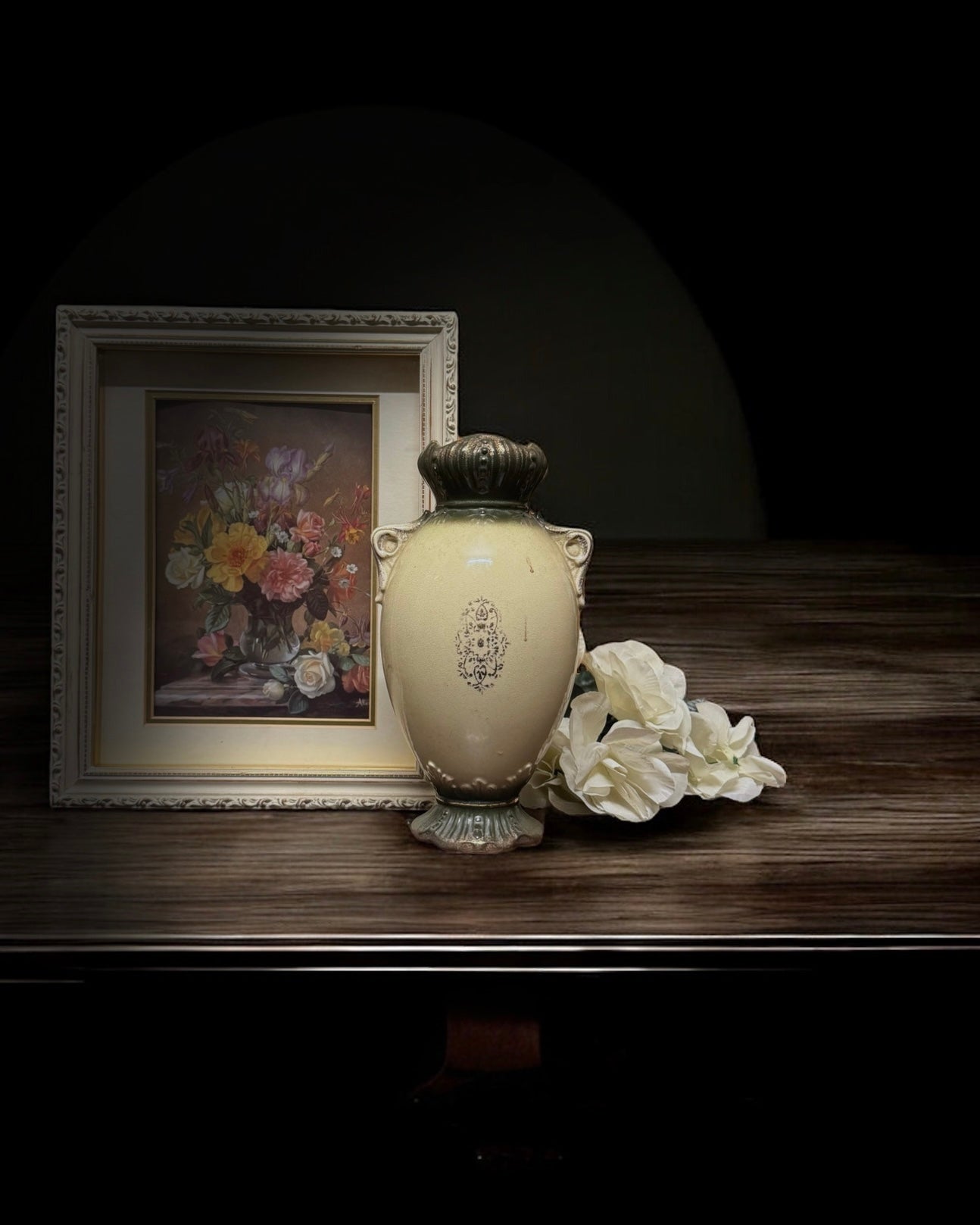 Victorian Stoneware Vase, Second Half of the 19th Century, England.