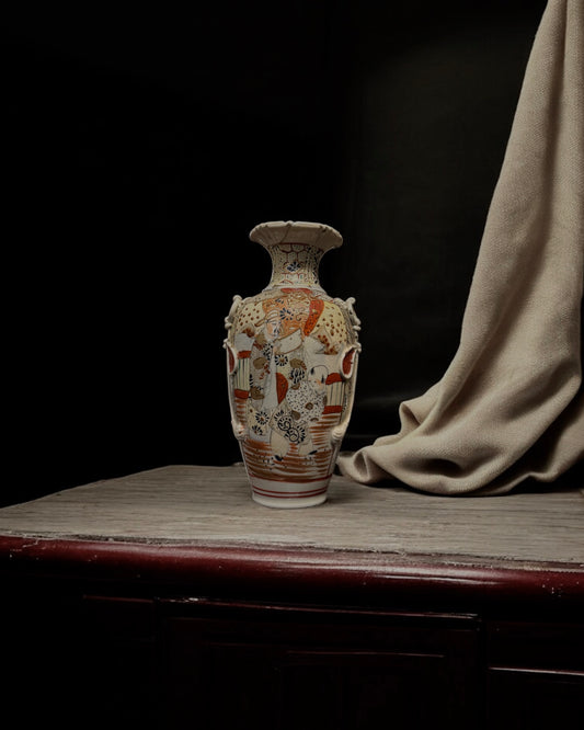 Signed Japanese Satsuma Vase - Meiji Period Late 19th Century (circa 1870-1890), Handmade/Hand-Painted