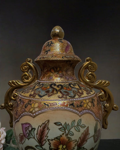 Vintage Chinese Urn