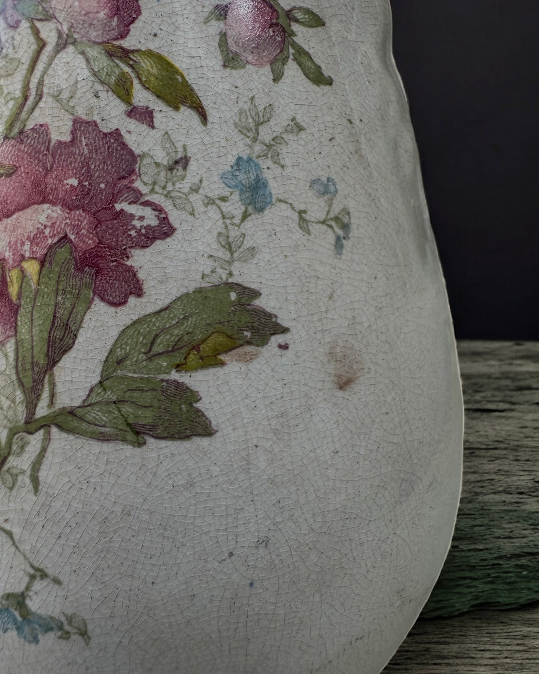 19th-century Victorian European Mantel Vase, c.1850-1880.