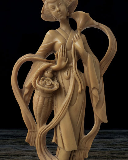 Japanese Geisha Figure
