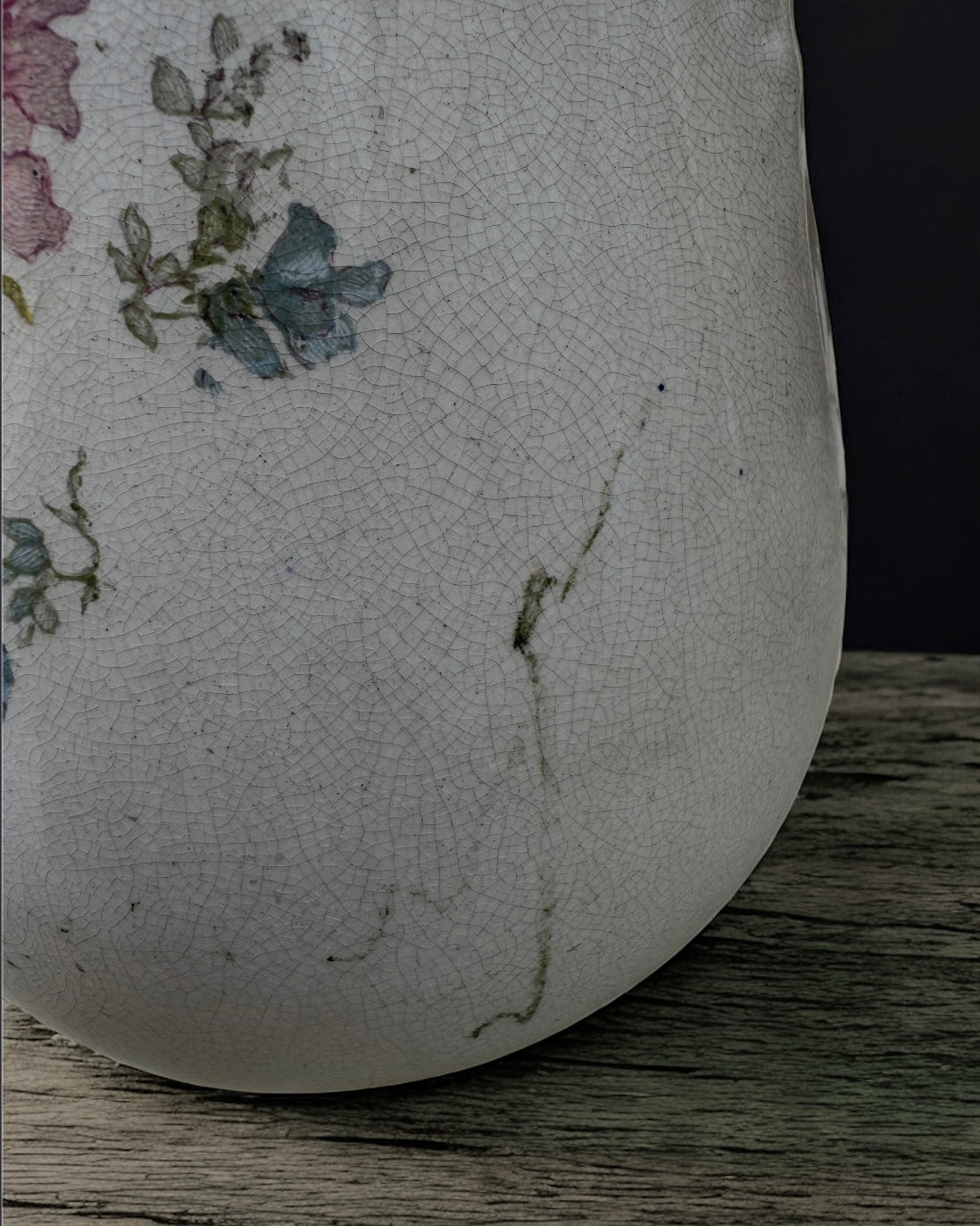 19th-century Victorian European Mantel Vase, c.1850-1880.